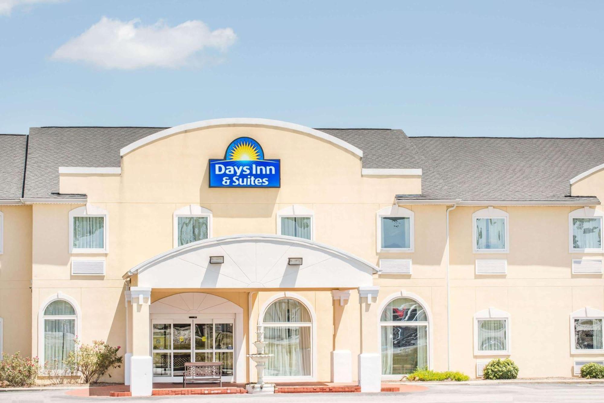 Days Inn & Suites By Wyndham Swainsboro Bagian luar foto